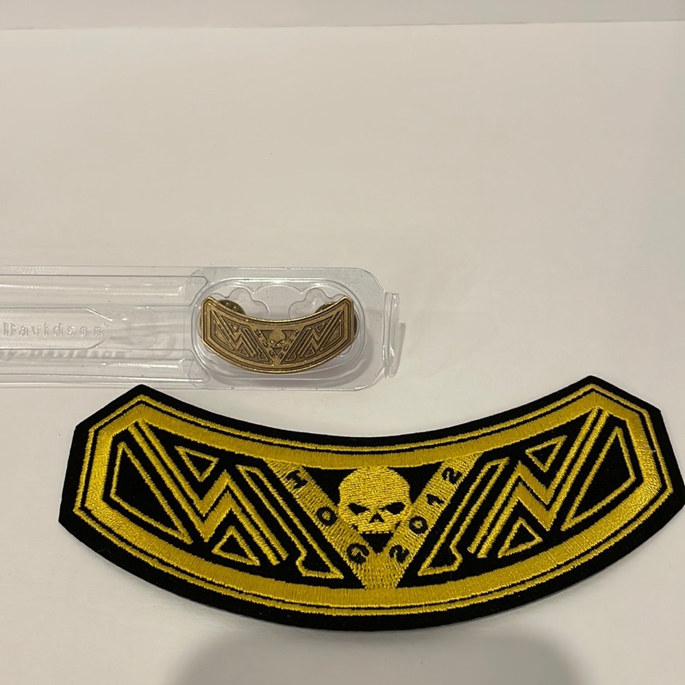 2012 Harley Davidson Skull HOG Jacket Vest Patch and Pin Badge